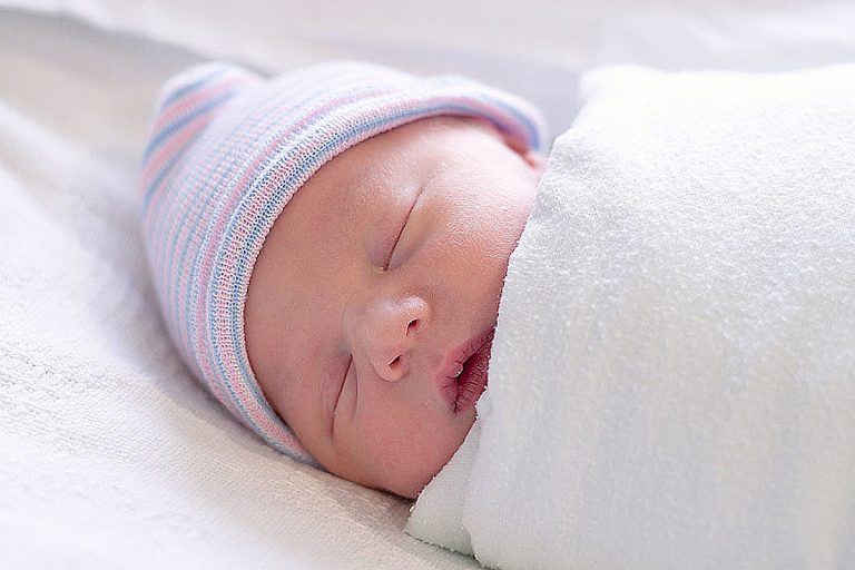 Gunakan 10 tips mudah ini agar bayi tidur nyenyak dan lena